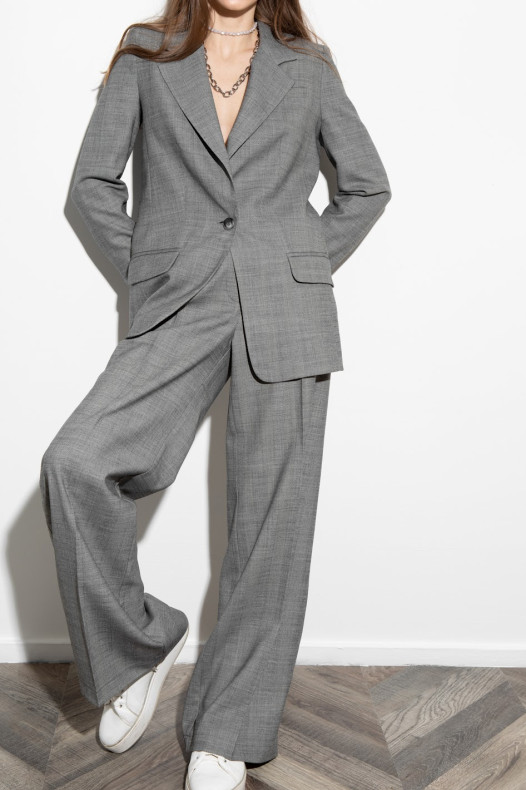 Светлый серый