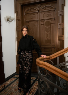 Рубашка с разрезами на рукавах фото 1232181