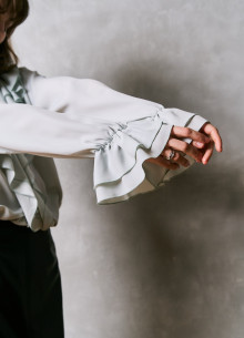 Блуза с рюшами из натурального итальянского шелка с добавлением ацетата фото 1232943